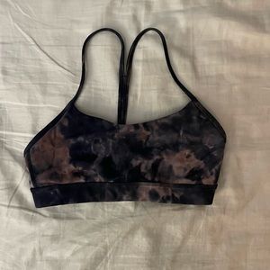 Lululemon flow Y bra. Light support A-C cups. Size 6. Dimond dye.